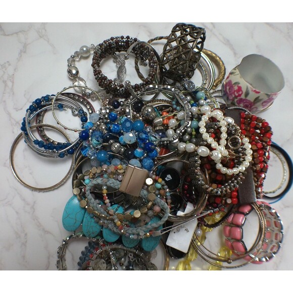 Vintage To Now Mixed Lot Bracelets Beaded Stretch Cuff Bangel Charm Wearable - Picture 4 of 6